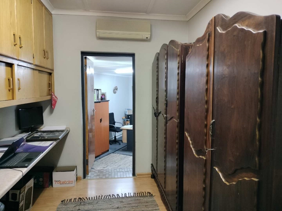 4 Bedroom Property for Sale in Langenhovenpark Free State